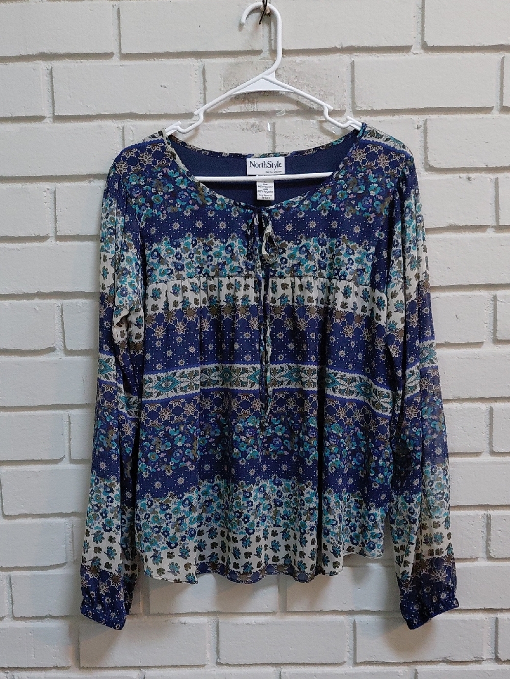 NorthStyle Navy Floral Flowy Balloon Sleeves Peasant Top. Size Large